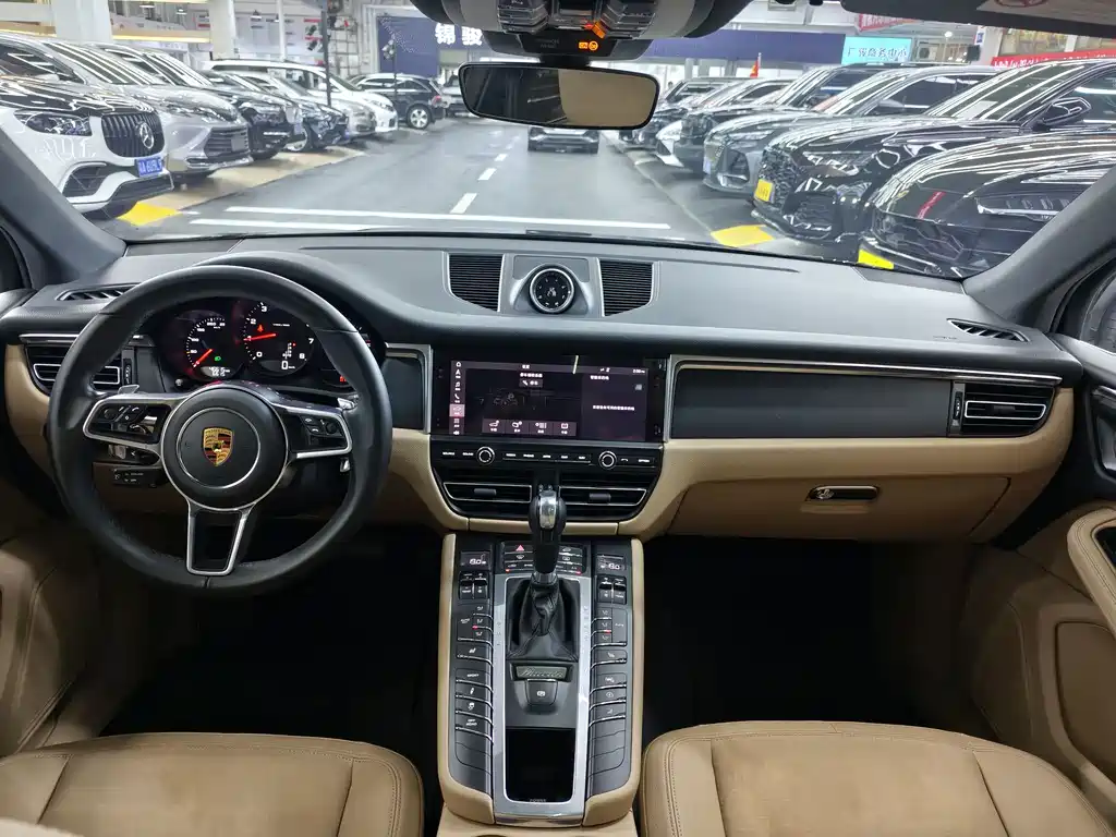Porsche Macan 2020 — фото 9