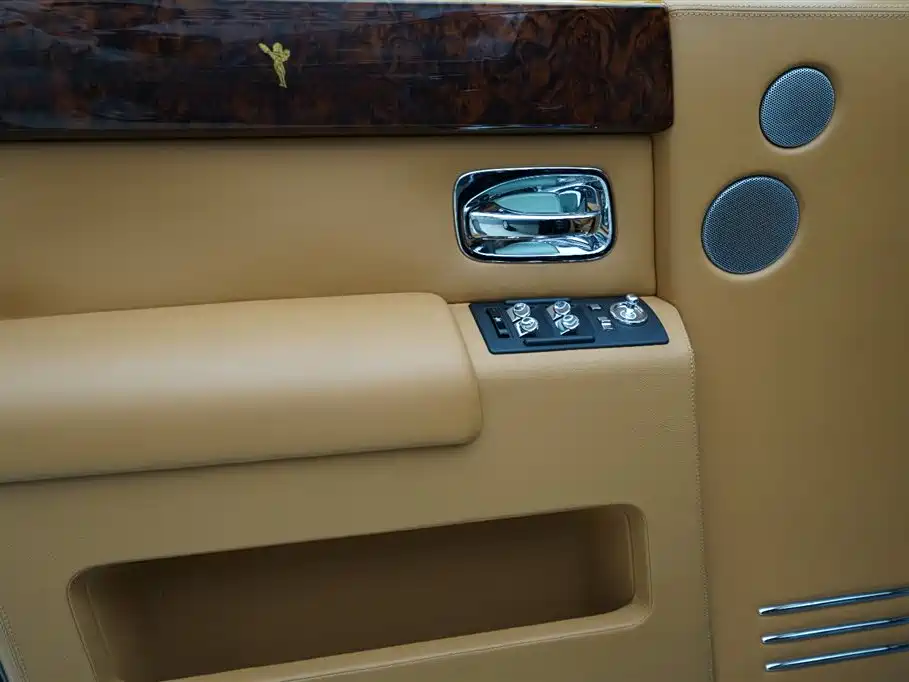 Rolls-Royce Phantom 2011 — фото 5