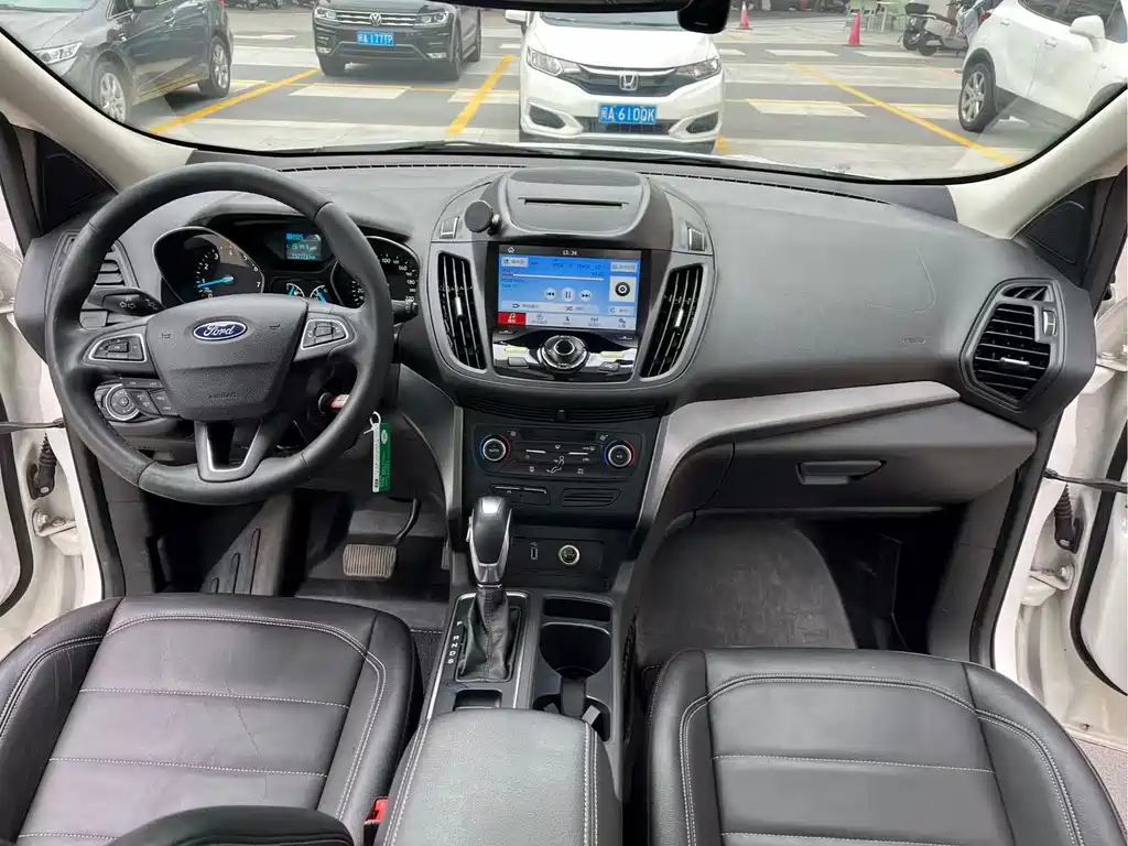 Ford Kuga 2018 — фото 25