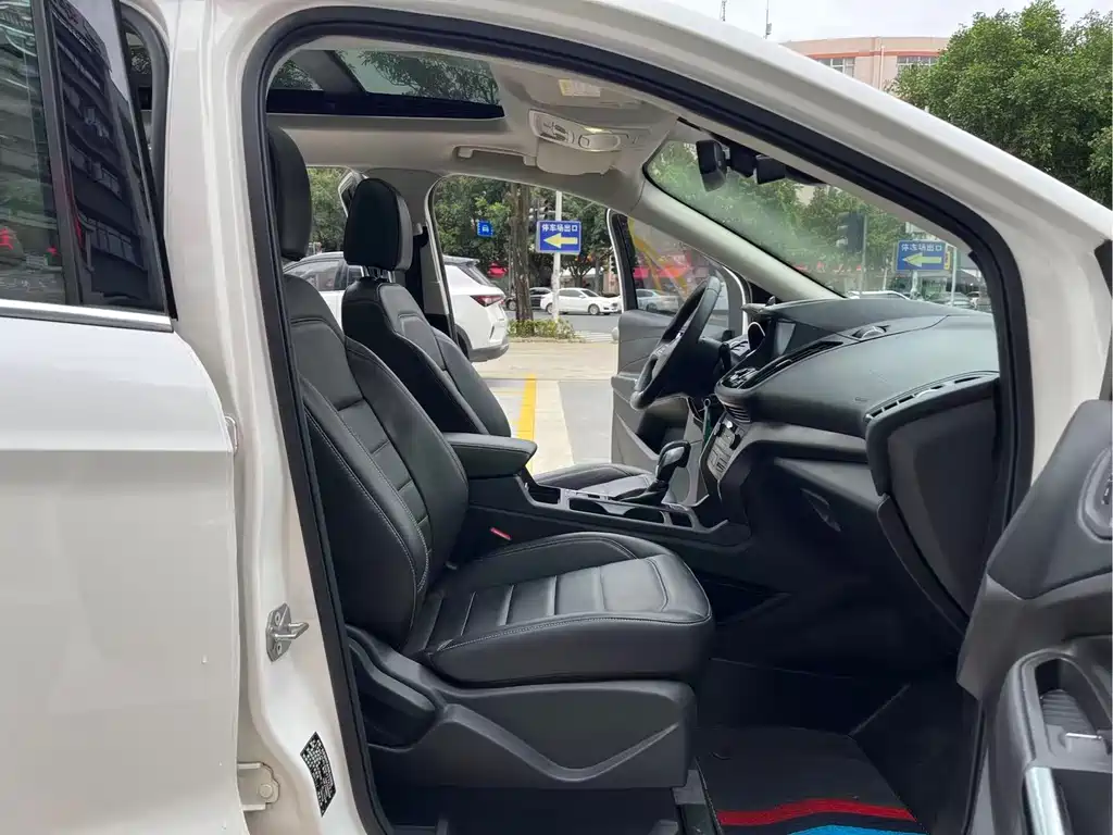 Ford Kuga 2018 — фото 30