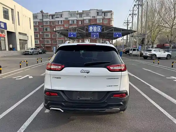 Jeep Cherokee 2017