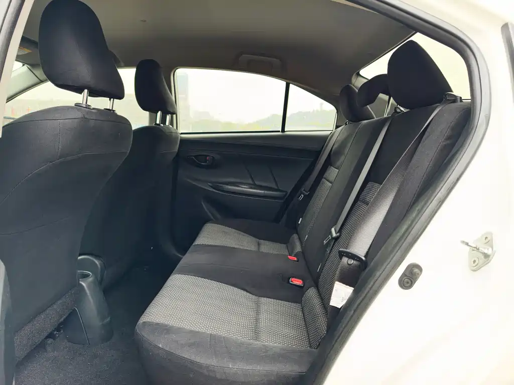 Toyota Vios 2017 — фото 25