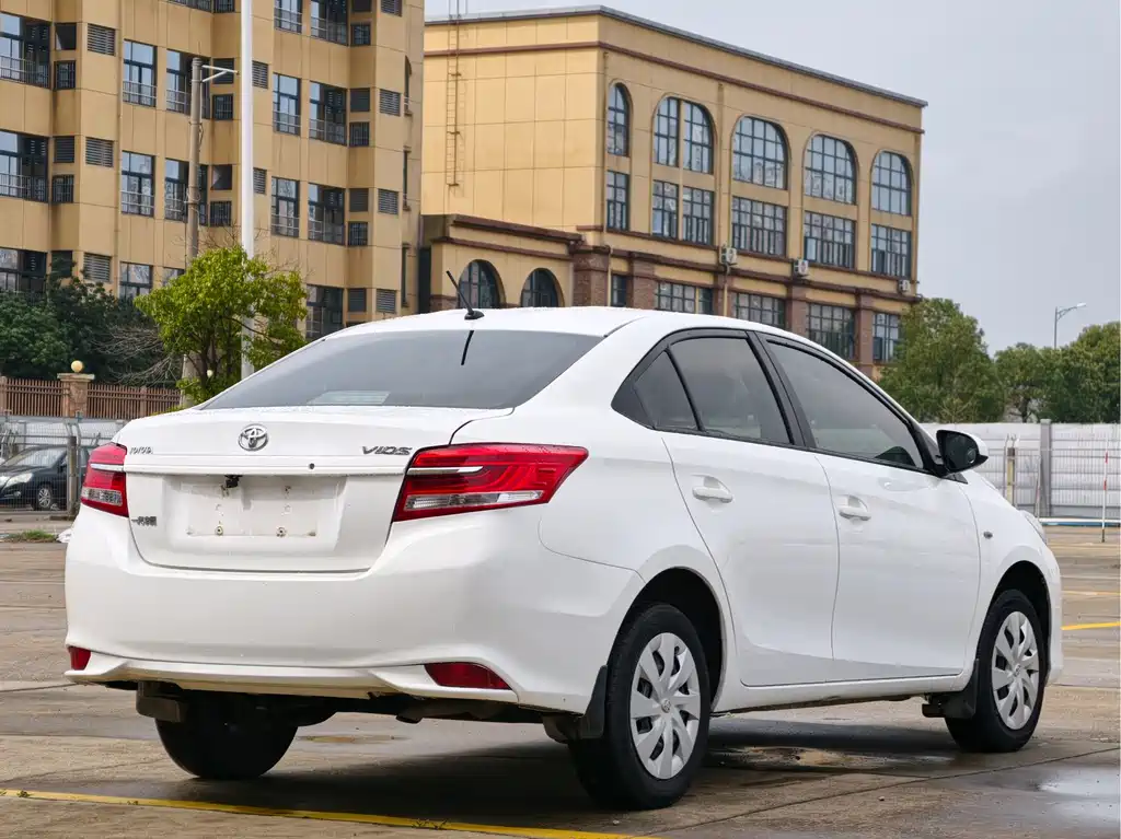 Toyota Vios 2017 — фото 4