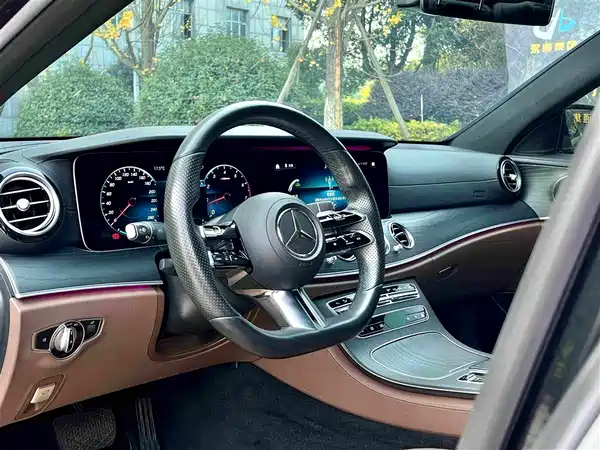 Mercedes-Benz E-Class 2022