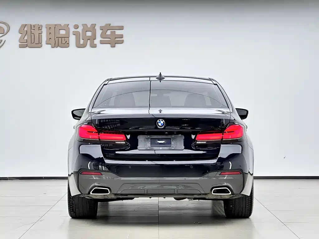 BMW 5 Series 2021 — фото 18