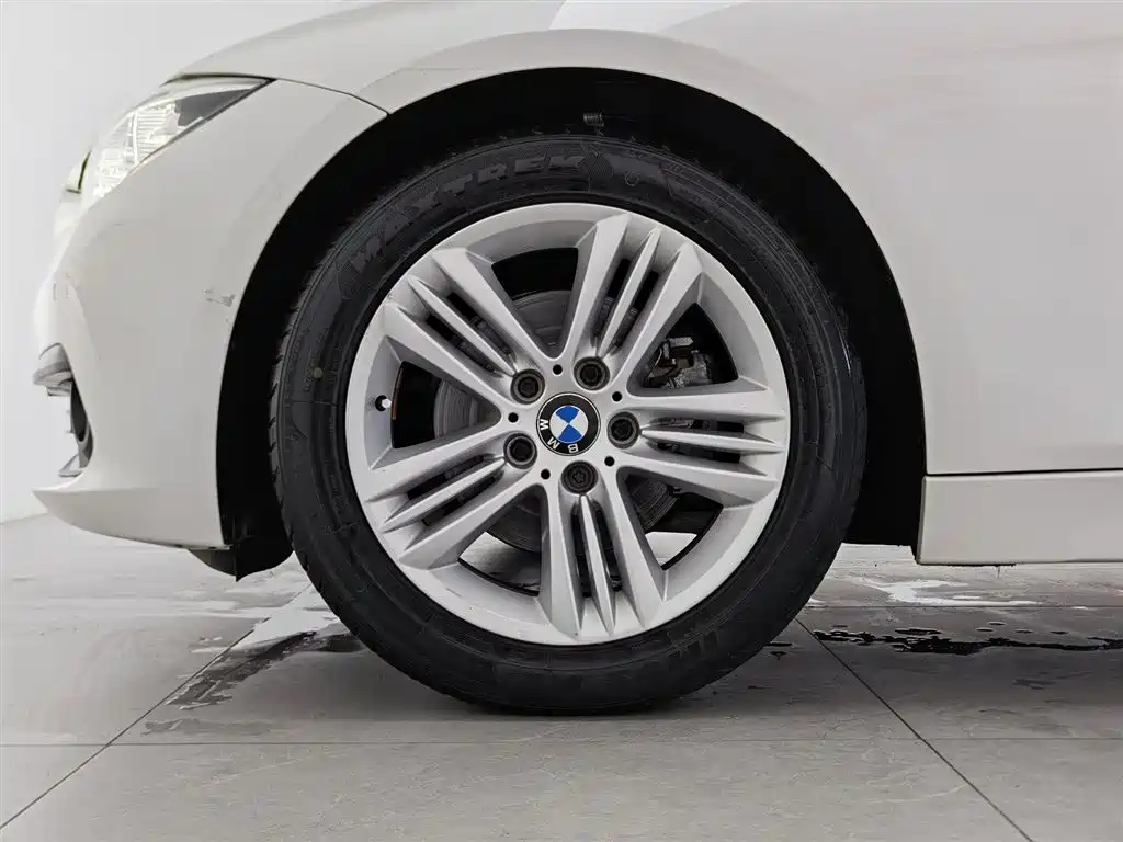 BMW 3 Series 2016 — фото 17