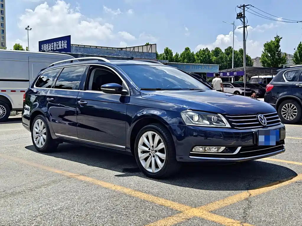 Volkswagen Magotan 2013