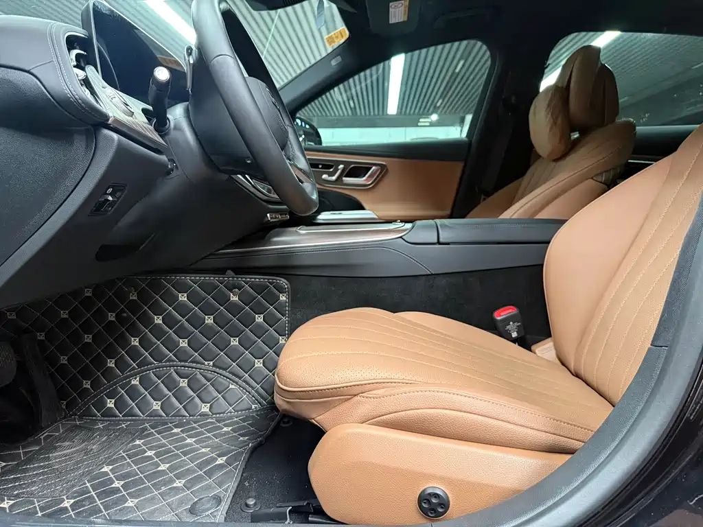 Mercedes-Benz E-Class 2025