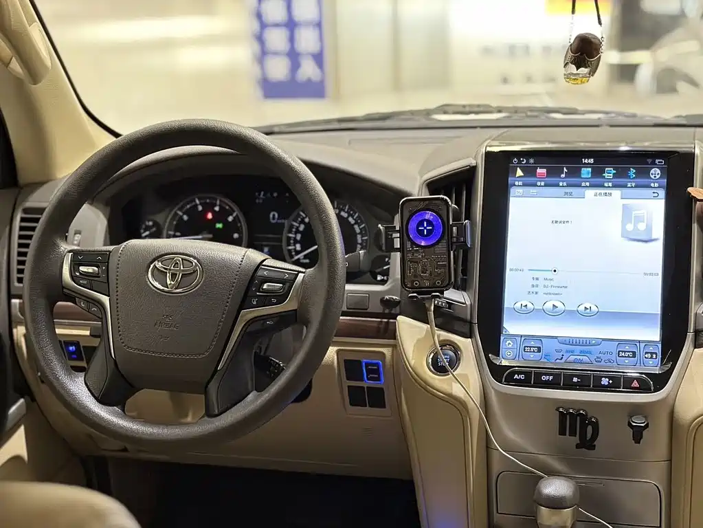 Toyota Land Cruiser 2016 — фото 5