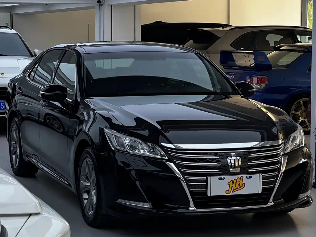 Toyota Crown 2016 — фото 3