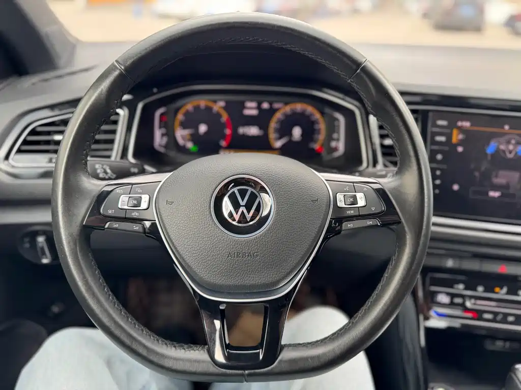 Volkswagen T-Roc 2022 — фото 11