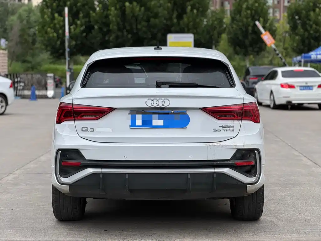 Audi Q3 Sportback 2022 — фото 15
