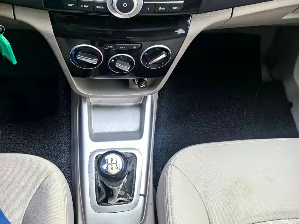 Changan V3 2016 — фото 16