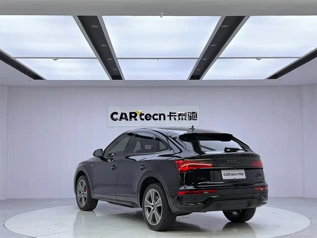Audi Q5L Sportback 2023 — фото 3