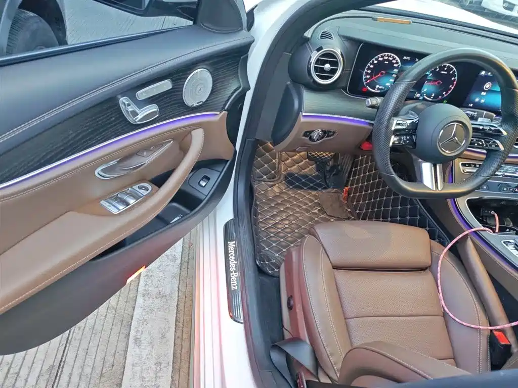 Mercedes-Benz E-Class 2022 — фото 17