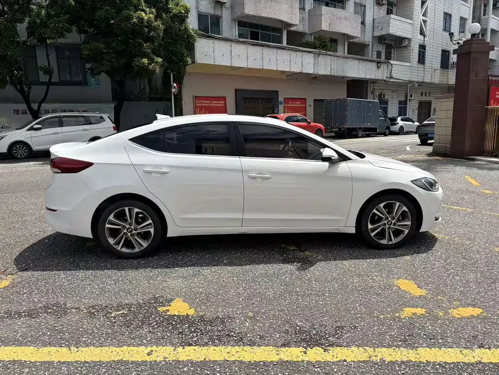 Hyundai Celesta 2017 — фото 4