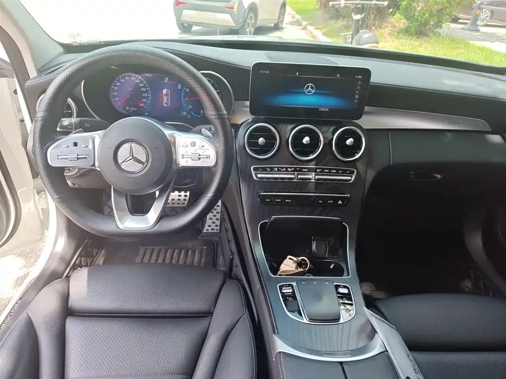 Mercedes-Benz C-Class 2021