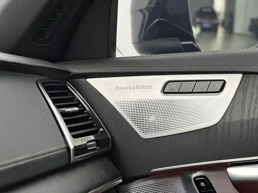 Volvo XC90 PHEV 2022 — фото 13