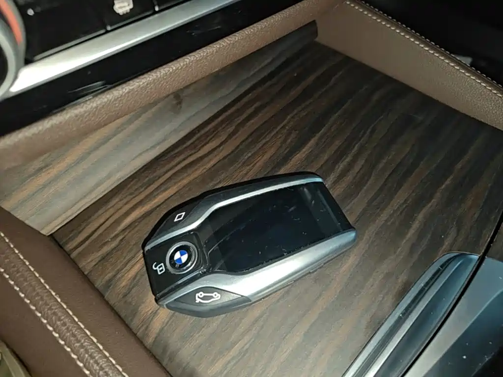 BMW 5 Series New Energy 2020 — фото 9