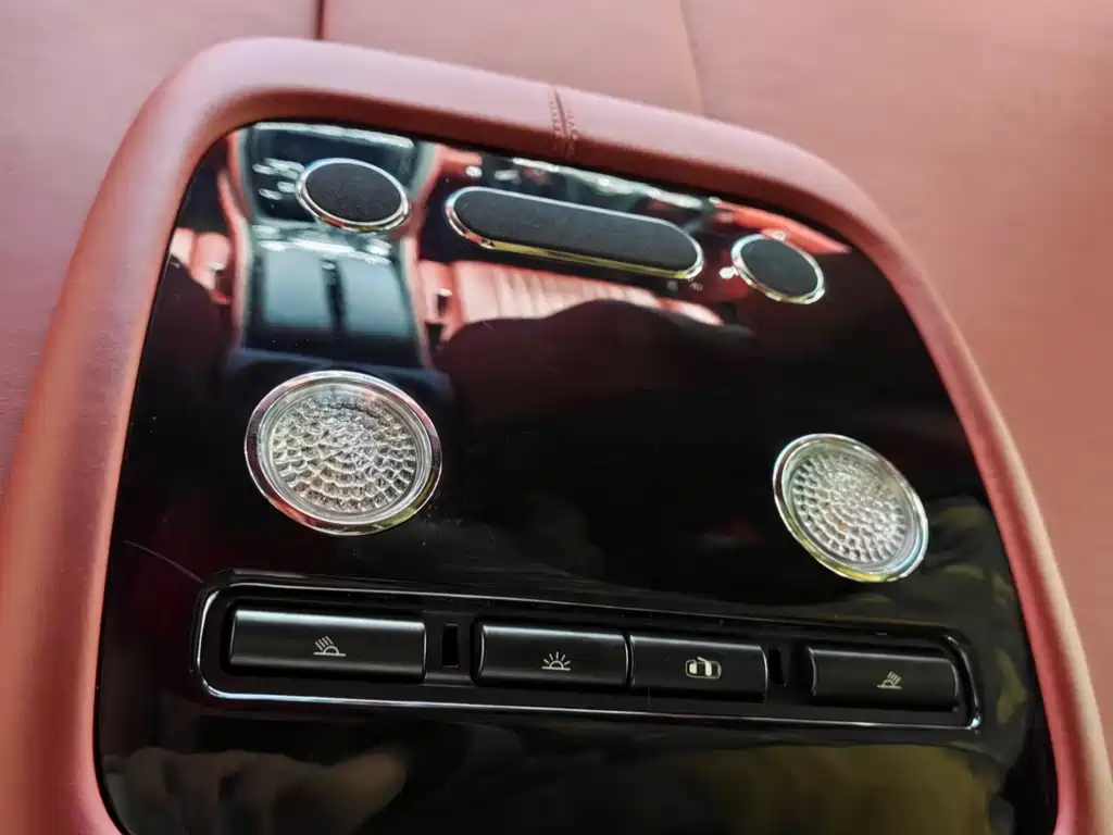 Bentley Flying Spur 2018 — фото 13