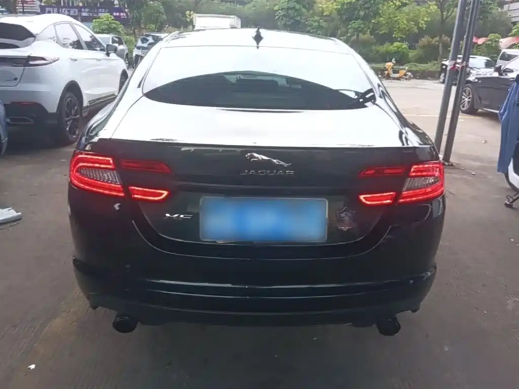 Jaguar XF 2014 — фото 6