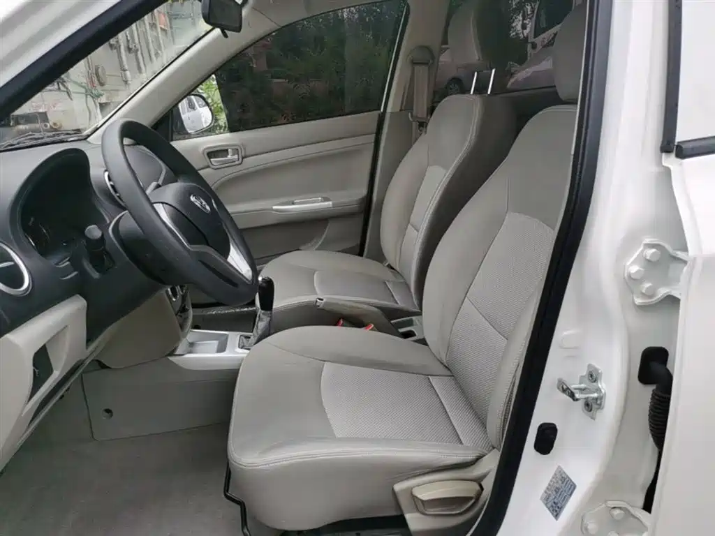 Changan V3 2017 — фото 15