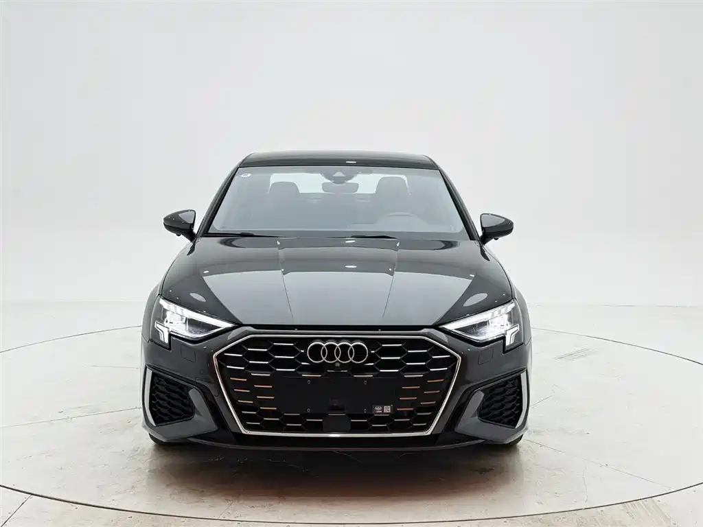 Audi A3 2023 — фото 2