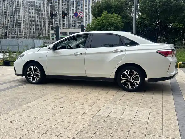Venucia D60 EV 2021