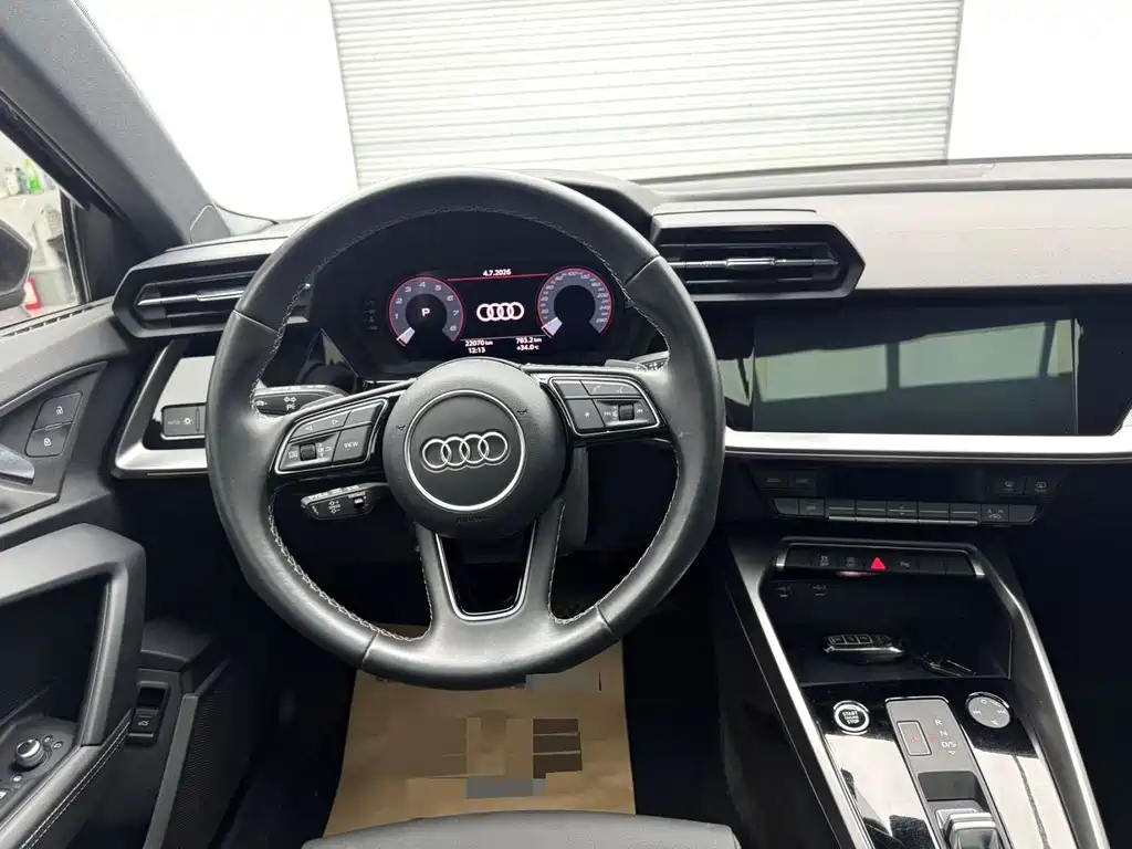 Audi A3 2023 — фото 13