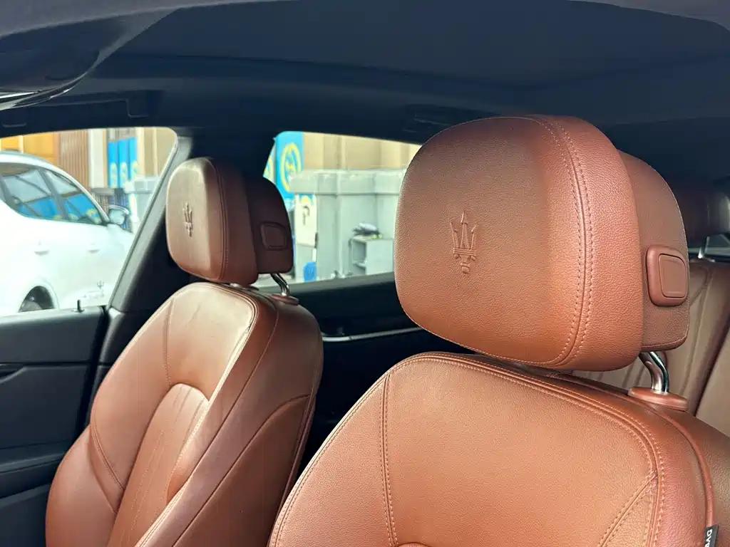 Maserati Levante 2018 — фото 12