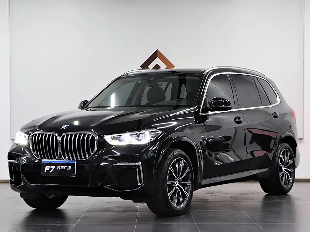 BMW X5 2022 — фото 1