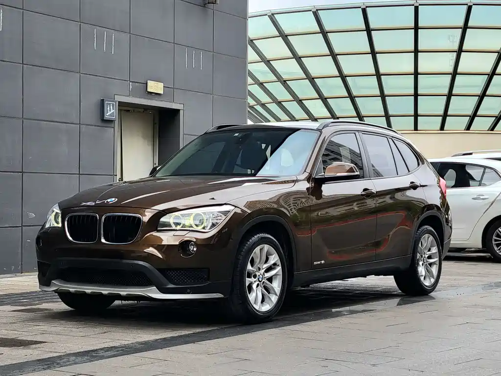 BMW X1 2015 — фото 1