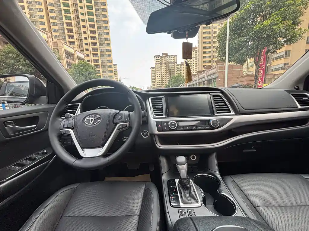 Toyota Highlander 2019 — фото 8