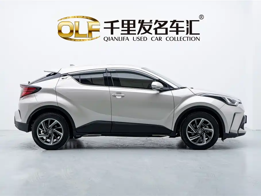 Toyota C-HR 2023 — фото 7