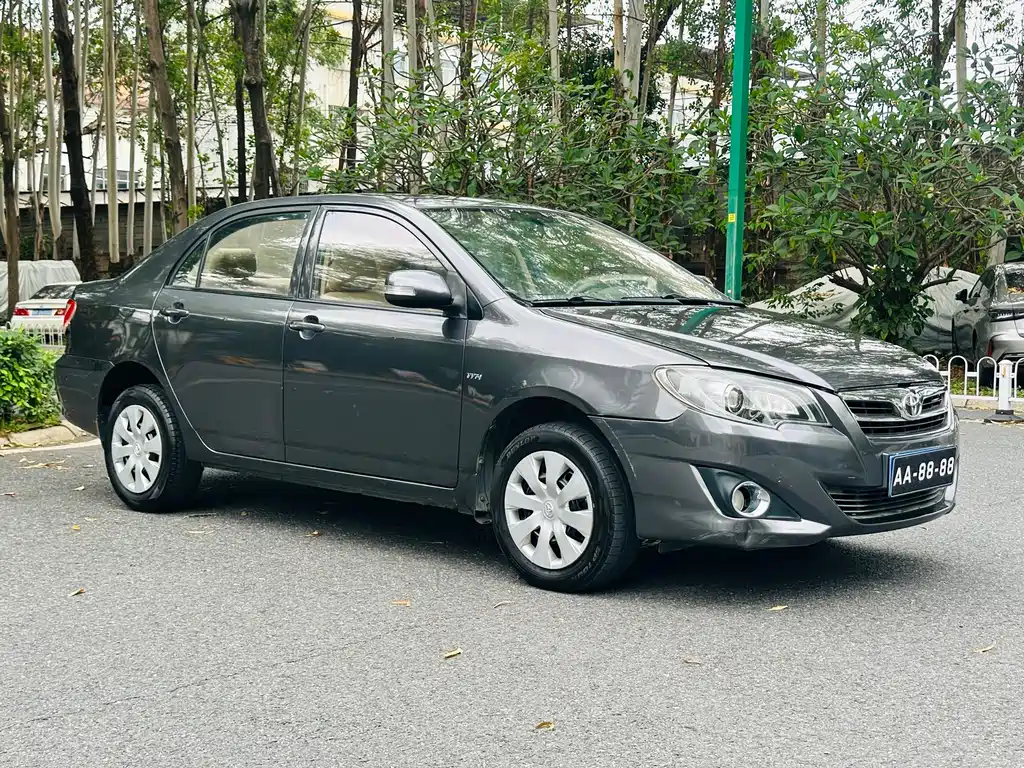 Toyota Corolla 2015 — фото 3