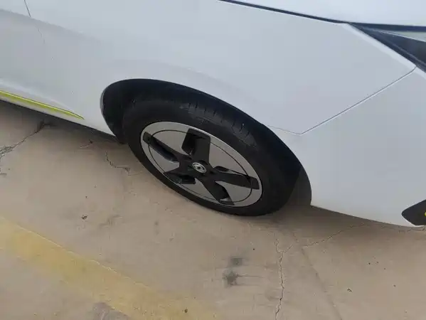 Dongfeng E70 2023