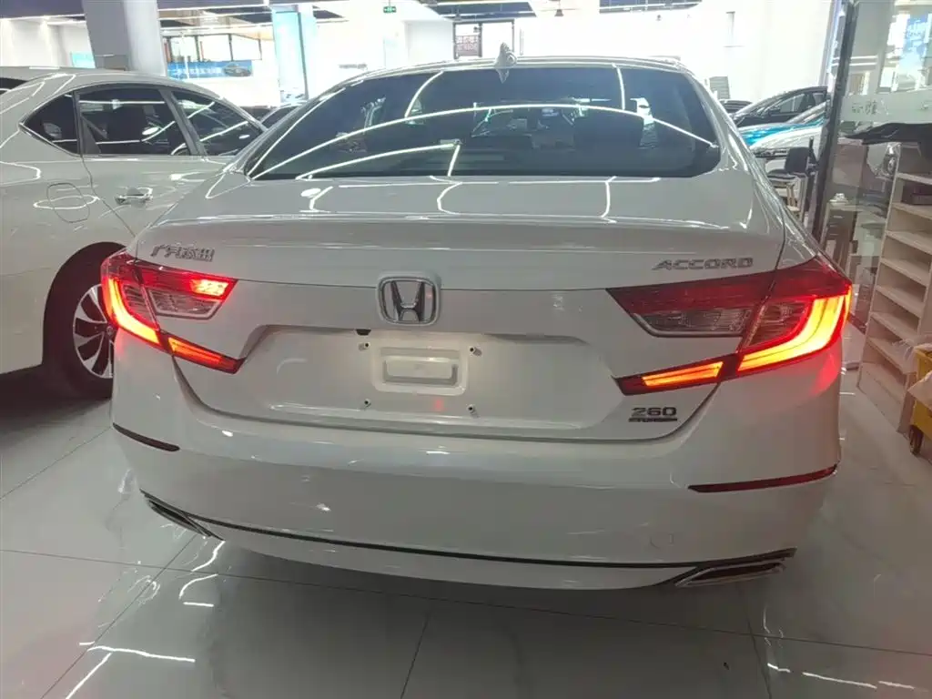 Honda Accord 2020 — фото 6