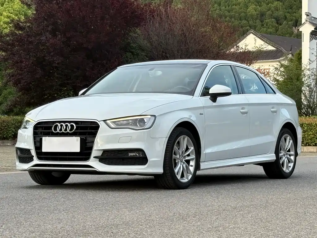 Audi A3 2014 — фото 1