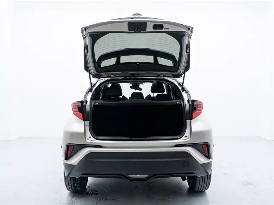 Toyota C-HR 2023 — фото 14