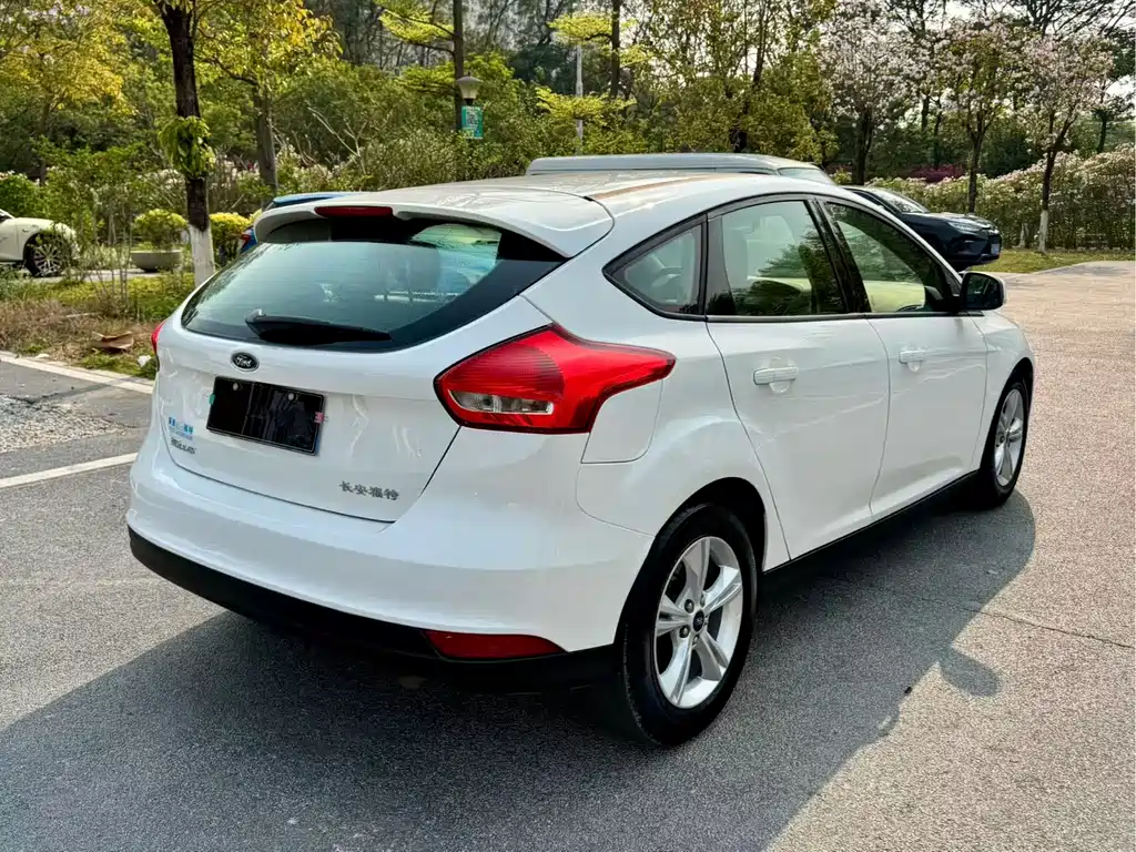 Ford Focus 2018 — фото 4
