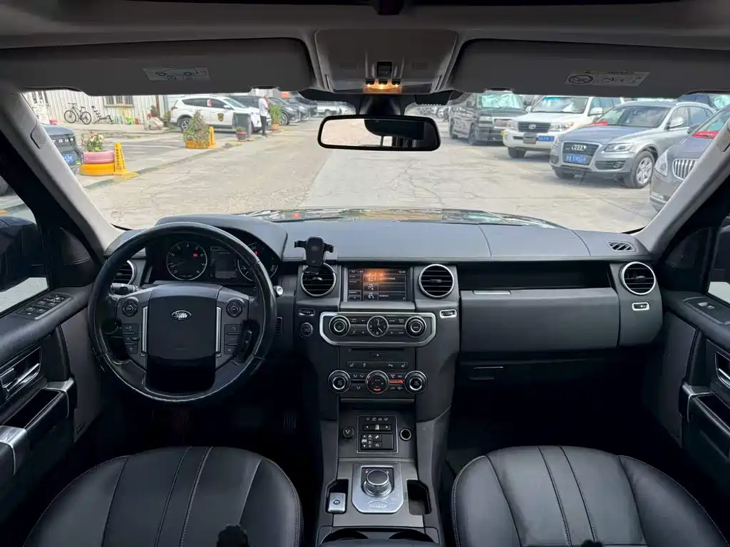Land Rover Discovery 2015 — фото 5