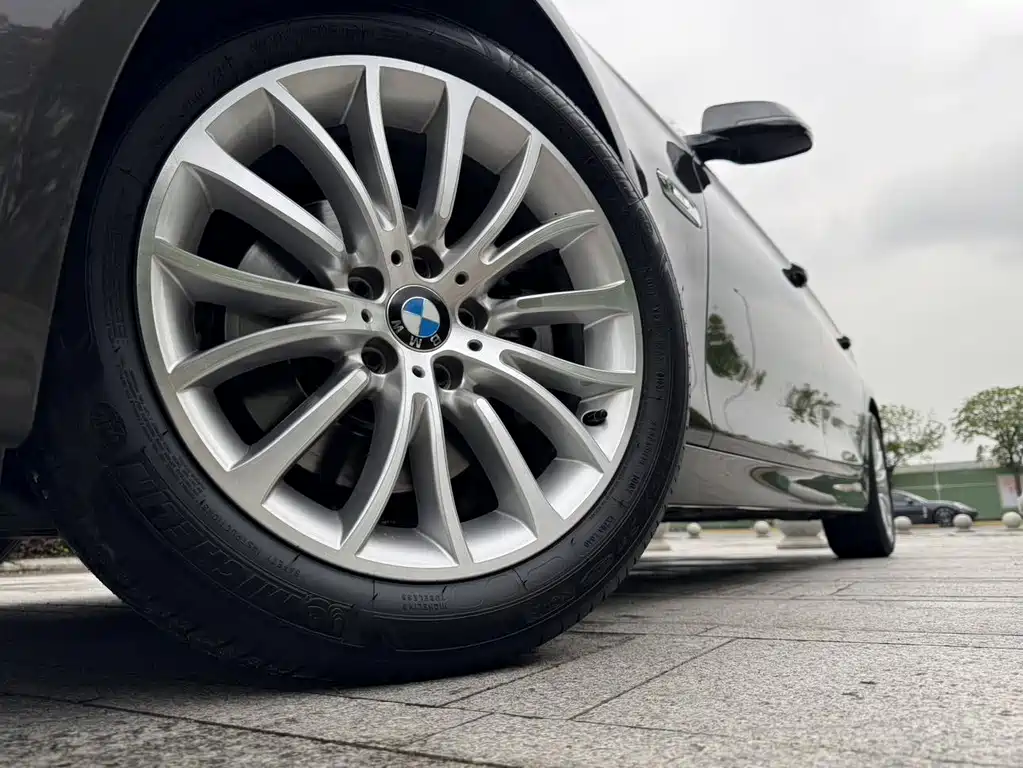 BMW 5 Series 2016 — фото 5