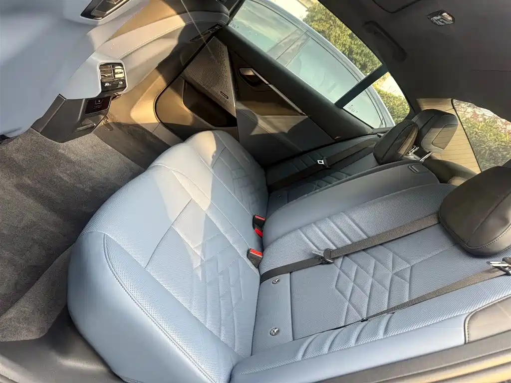 BMW i5 2025 — фото 14
