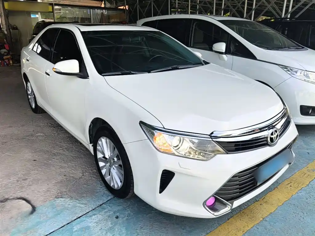Toyota Camry 2016 — фото 4