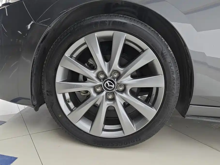 Mazda 3 Axela 2024