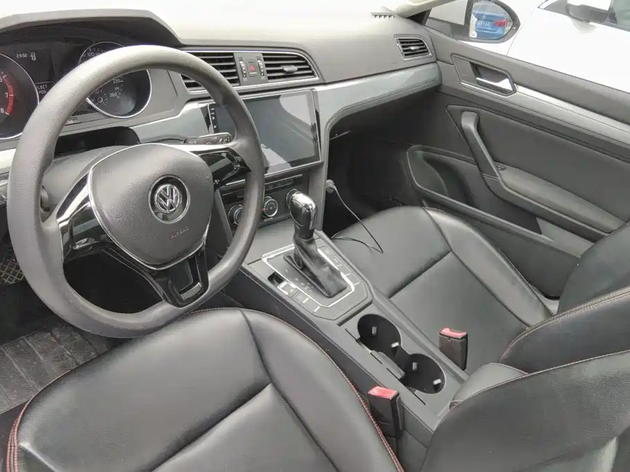 Volkswagen Lamando 2018 — фото 12