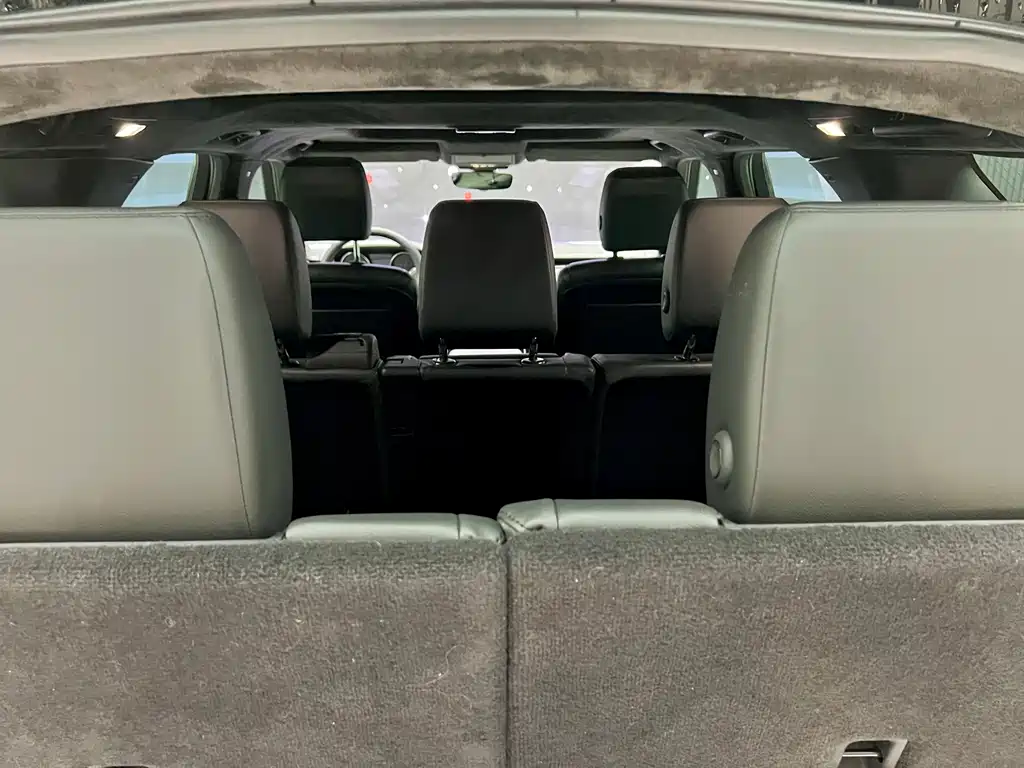 Land Rover Discovery 2019 — фото 16
