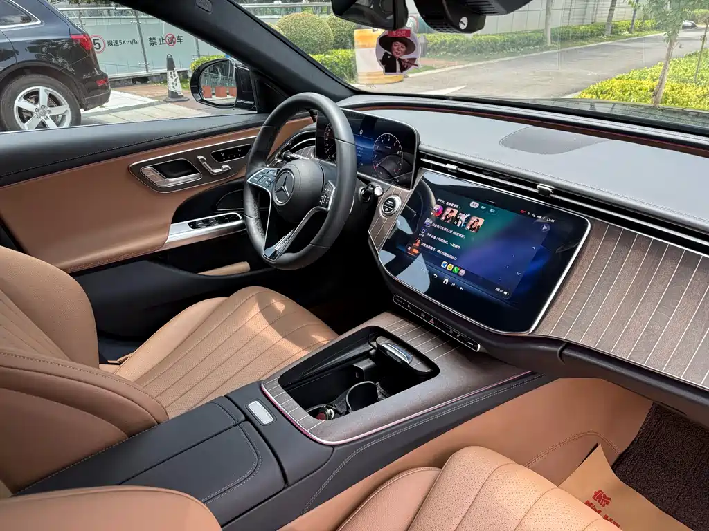 Mercedes-Benz E-Class 2025 — фото 23