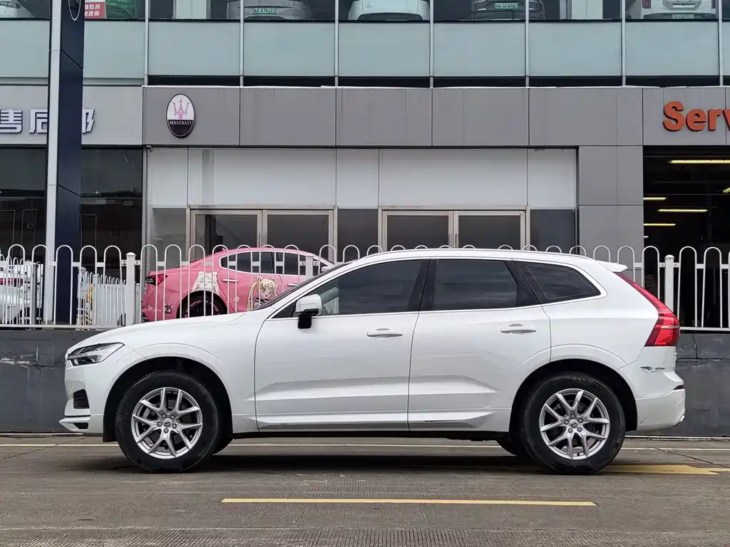 Volvo XC60 2018 — фото 17