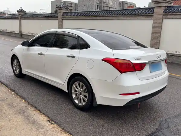 Hyundai Mistra 2014